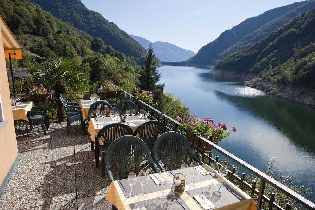 Hotel Al Lago Vogorno Eksteriør billede